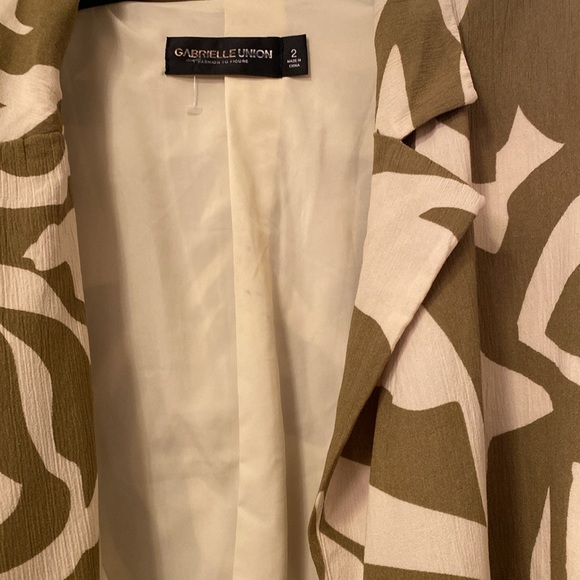Gabrielleunion ladies’ blazer, sage and ivory, size 2 which will fit an XL - Picture 5 of 8